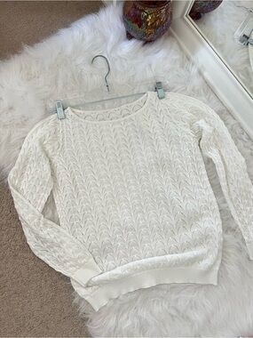 Women's White Open-Knit Sweater - Classic Crewneck